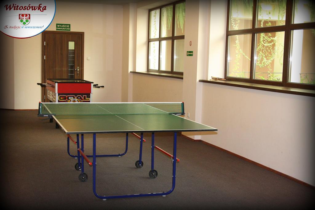 Pokoje Goscinne W Centrum Kultury Wsi Polskiej Wierzchoslawice Extérieur photo