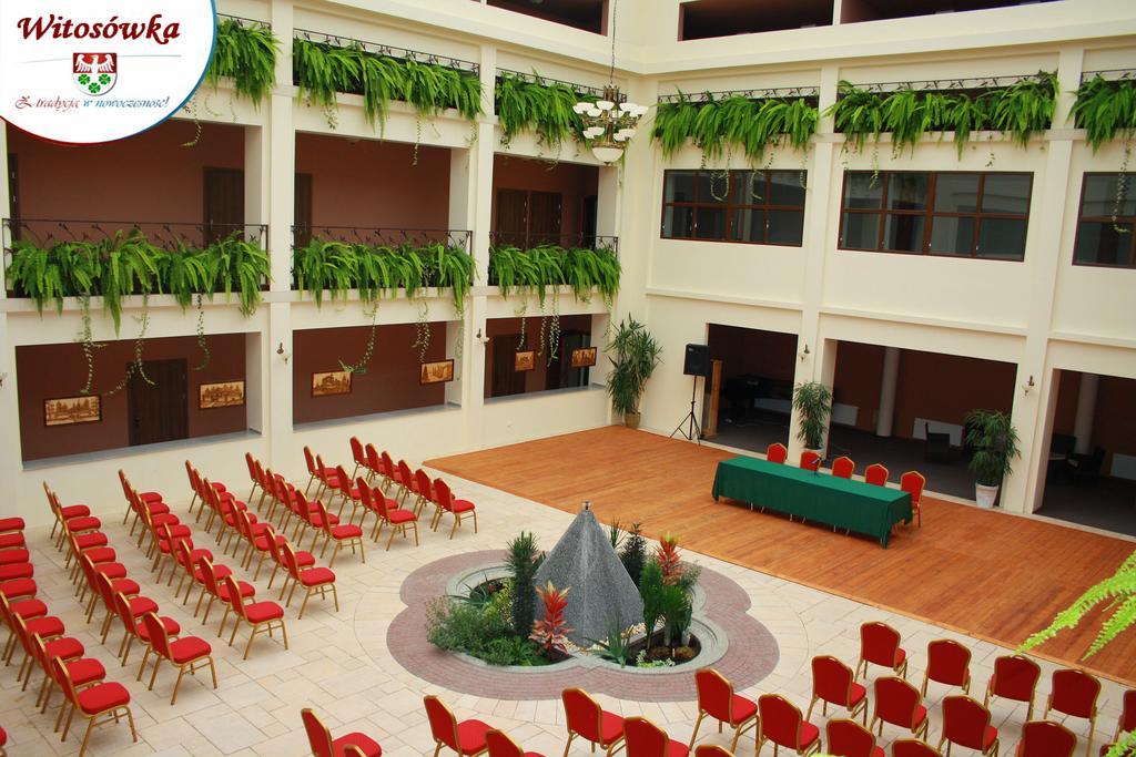 Pokoje Goscinne W Centrum Kultury Wsi Polskiej Wierzchoslawice Extérieur photo