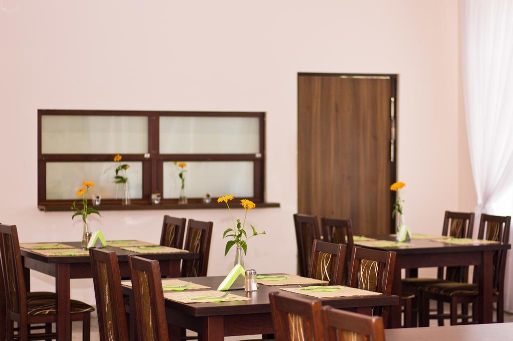 Pokoje Goscinne W Centrum Kultury Wsi Polskiej Wierzchoslawice Extérieur photo
